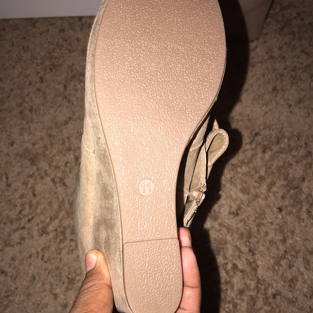 Boots - Picture 4 of 5